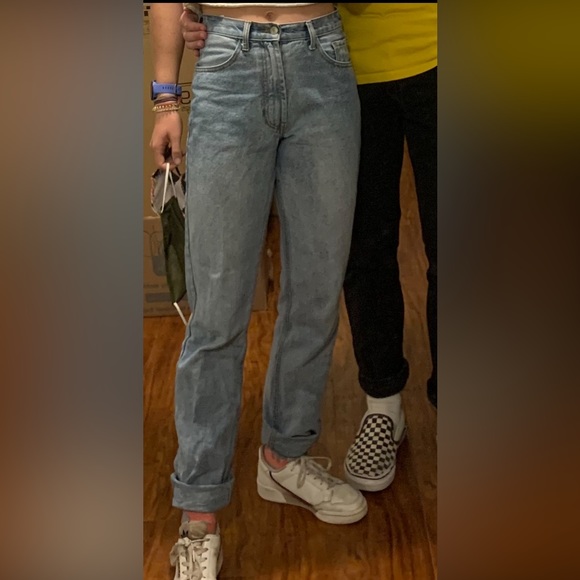 Brandy Melville Boyfriend Jeans - Picture 2 of 8